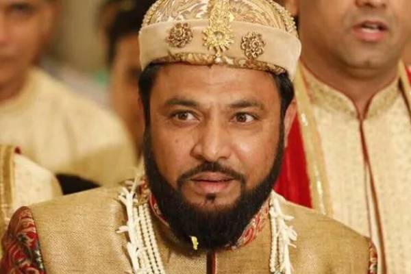mughal descendant prince habeebuddin tucy offers gold brick for ram temple