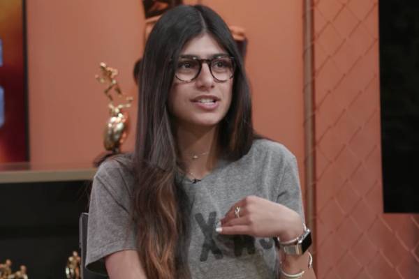 adult star mia khalifa open up about her past tells why she shoot video in hijab