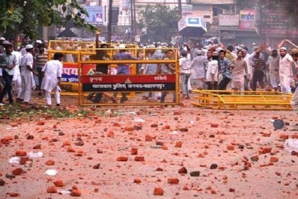 Stones in front of Idgah in Uttar Pradesh Badaun injured more than 12 Kanvadis