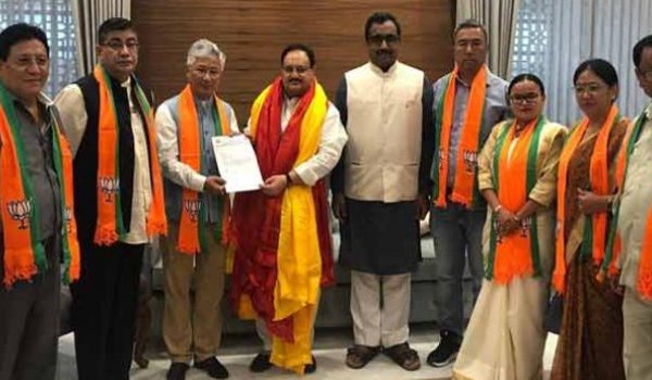 10 SDF MLAs join BJP in Sikkim
