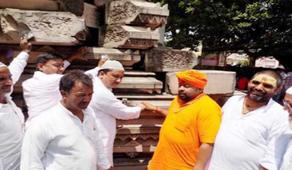 Muslims in Ayodhya clean stones and pillars for Ram mandir