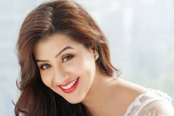 shilpa shinde challege on the mika singh ban controversy after performance in pakistan