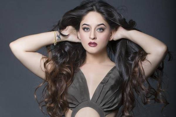Mahi Vij gave a befitting reply to those who trolled about the figure