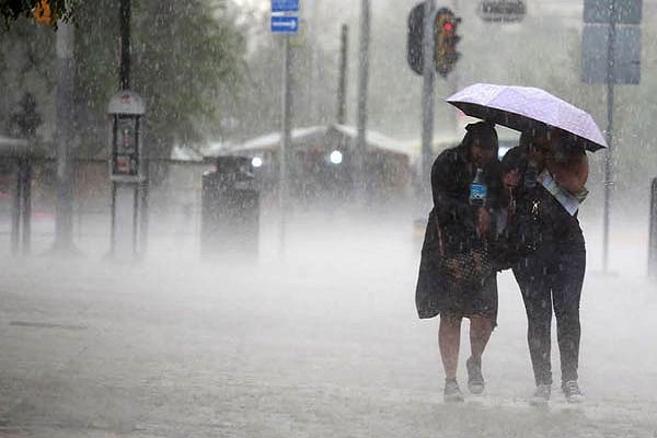 The Meteorological Department has issued a warning of heavy rain in 16 districts of U.P