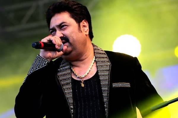 uber-driver-sings-kumar-sanu-hit-nazar-ke-saamne in lucknow