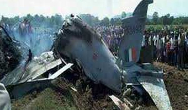 Indian Air Force trainer fighter jet MiG-21 crashes near gwalior, both pilots safe