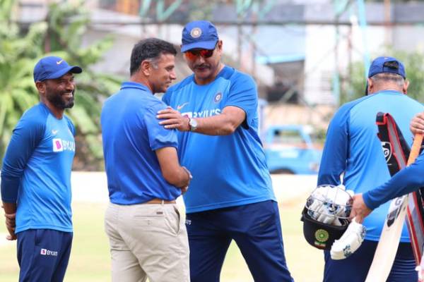 rahul dravid spends time with indian players in bengaluru
