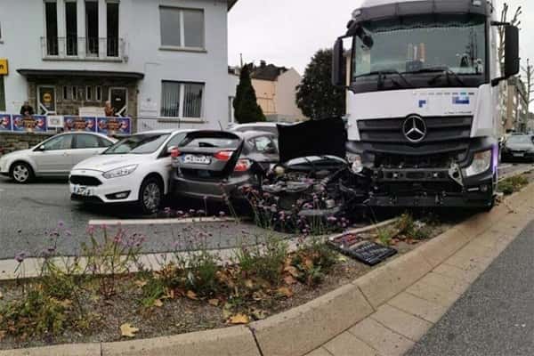 A truck collides with several vehicles in Germany, 17 injured