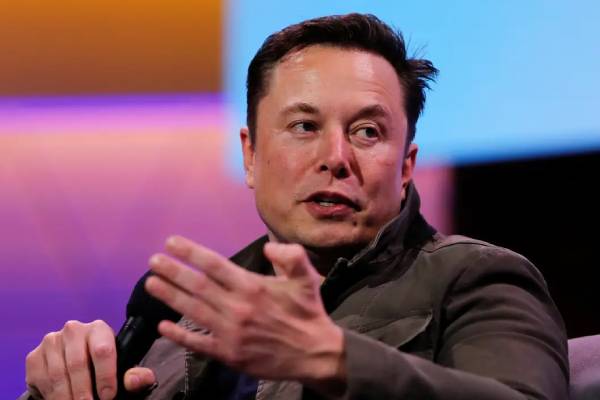 spacex-elon-musk-told-he-regularly-destroys-his-mobile