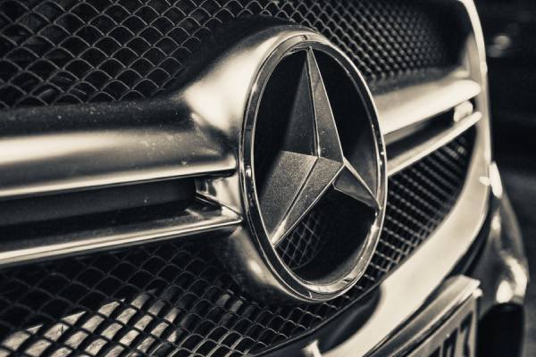 mercedes-benz-delivered-200-cars-in-a-day-on-festival-sale