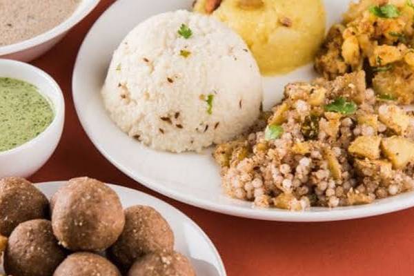 indian railway special offer travel during navratri get vrat ka khana in train