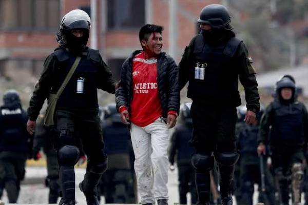 man-chemical attacks-kids-school-in-china