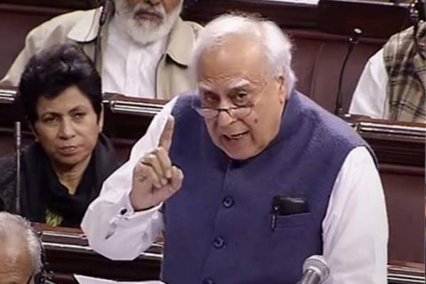Amit Shah apologizes for blaming Congress for partition says kapil Sibal