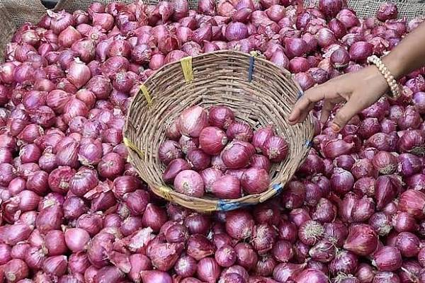 Onion price reaches Rs 150 a kg