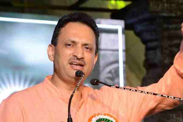 ananth-kumar-hegde-claims-bjp-put-up-a-drama-by-making-fadnavis-cm-to-move-40-thousand-crores-to-central-government