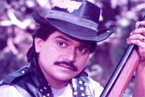 Today is the death anniversary of Bollywood comedian Laxmikant Berde