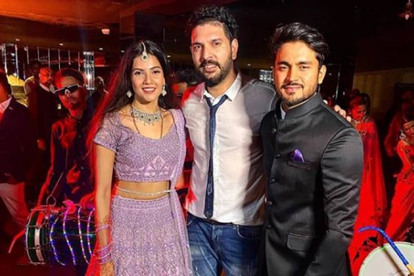 yuvraj singh dance in manish pandey wedding reception