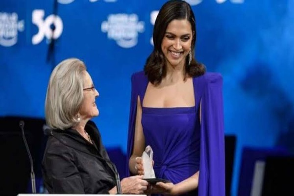 Bollywood actress Deepika Padukone received crystal award