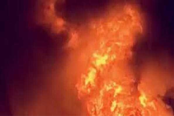 Fire in printing press in Delhi Paharganj one dead