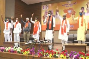 join BJP 5 out of 8 former MLAs who resigned from Congress before Rajya Sabha elections in Gujarat