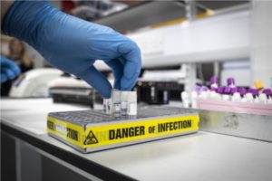 9.89 lakh deaths and 3.25 million infected with corona in world