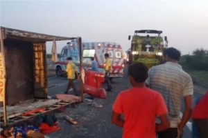 Four people deaths and 10 injured as mini truck overturns in Pali