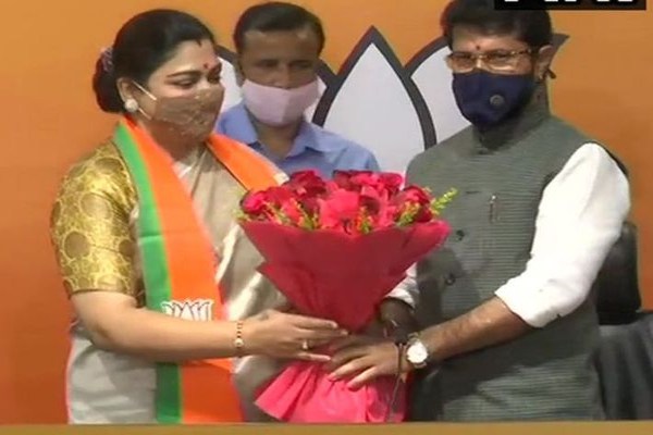 Actress Kushboo joins BJP
