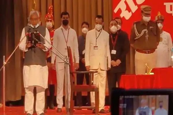 NDA leader Nitish Kumar sworn in as Chief Minister of Bihar for the seventh time
