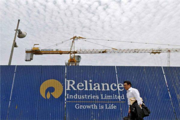 Reliance and BP start gas production in Asia deepest water