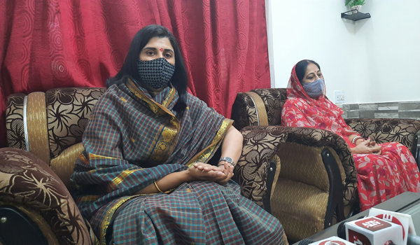 सिरोही में पत्रकारा वार्ता करती राजस्थान बाल अधिकार संरक्षण आयोग की अध्यक्ष संगीता बेनीवाल।