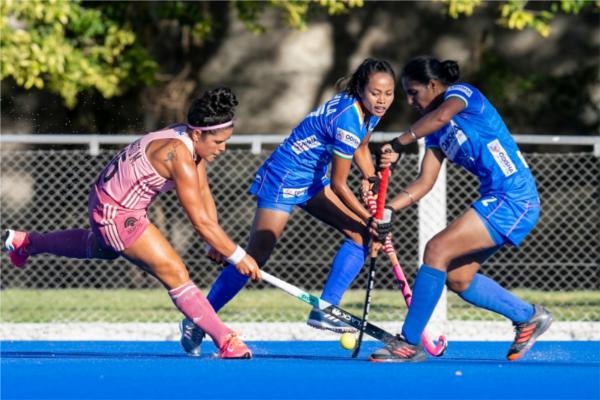 Indian women hockey team loses to Argentina B