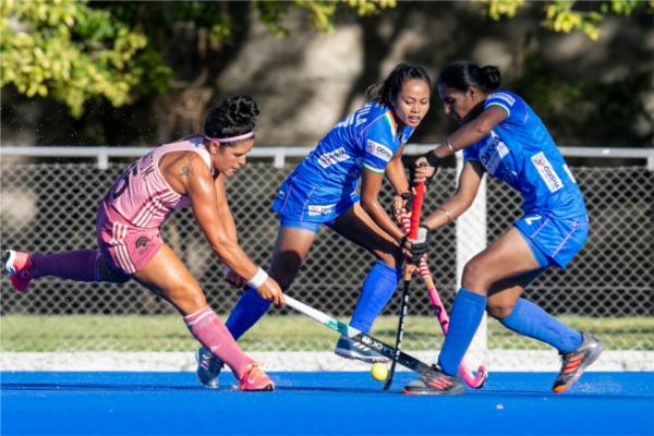Indian women hockey team loses to Argentina B