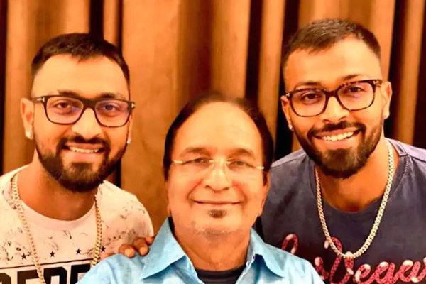 Cricketer brothers Hardik and Krunal Pandya father died