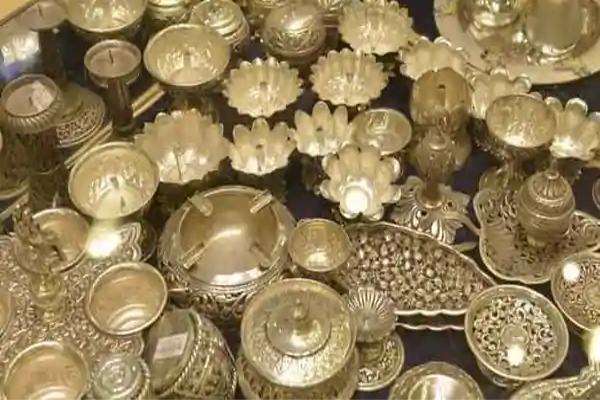 Gold and silver continue to strengthen in domestic futures market