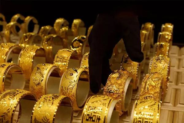 Gold prices up by Rs 126 and silver becomes expensive in MCX futures market