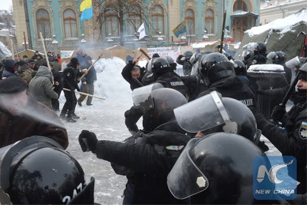 27 policemen injured in clash with President Caryal in Kiev
