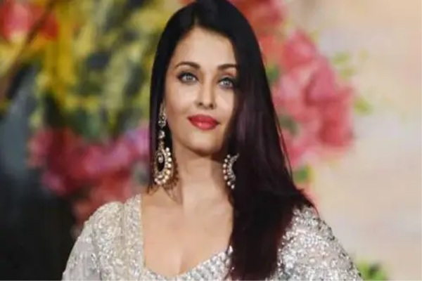 Aishwarya Rai to play double role in Mani Ratnam film