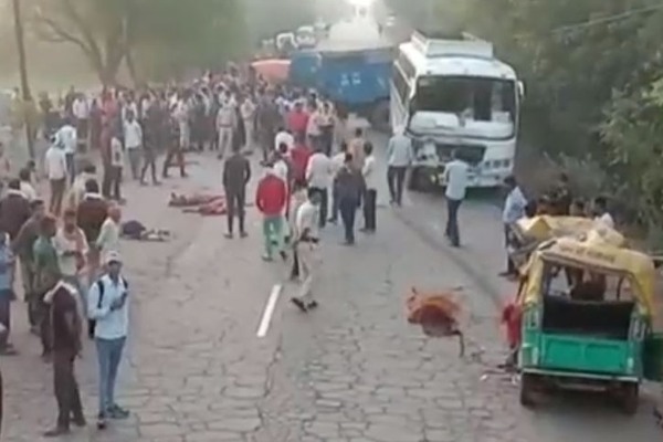 Ten killed and three serious in bus and auto collision in Gwalior