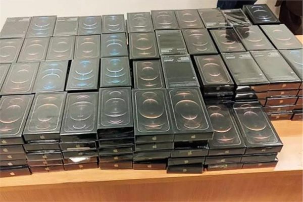 Rs 2.8 crore iPhone confiscated from airport in Karnataka