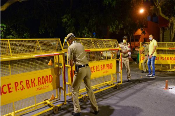 Night curfew in Delhi from ten o'clock in the morning to five o'clock in the morning