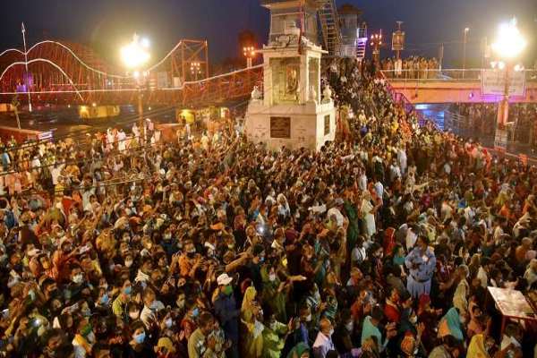 Nearly nine lakh devotees took the dip of faith in Kumbh Mela