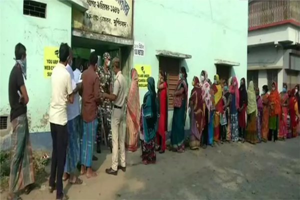Polling in 17 districts in the fourth and final phase of panchayat elections in Uttar Pradesh