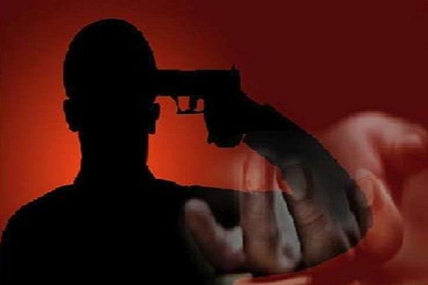 He also shot himself after killing a girlfriend in Lucknow