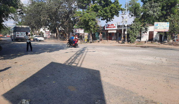 सिरोही जिला मुख्यालय में बदहाल अनादरा चौराहा।