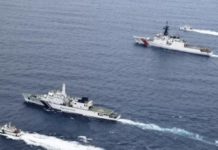 भारतीय नौसेना ने अरब सागर में निगरानी व चौकसी बढाई