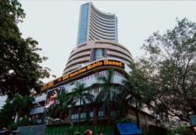 बजट के बाद 2,370 अंक लुढ़का सेंसेक्स