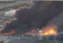 न्यू जर्सी के गोदाम में लगी आग को बुझाने में जुटे 100 से अधिक अग्निशामक