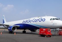 मुंबई एयरपोर्ट पर बड़ा हादसा टला, एटीसी अधिकारी को ड्यूटी से हटाया