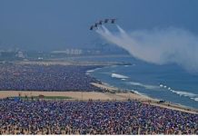 एयर शो की भीड़ में 5 लोगों की मौत का आरोप, आधिकारिक पुष्टि नहीं