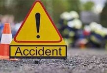 उदयपुर में ट्रोले की चपेट में आने से कार में सवार 5 युवकों की मौत